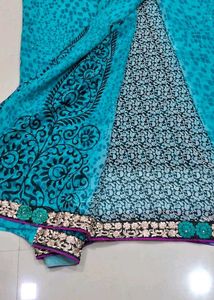 saree redi blouse k sath he