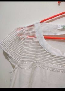 White 🤍 Top With Mesh Front 🪡🪡