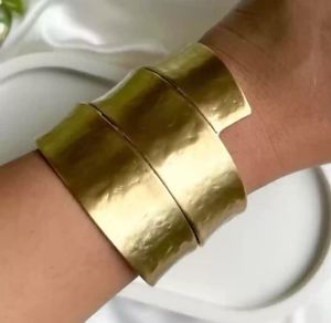 Savana Gold Pleated Hand Cuff