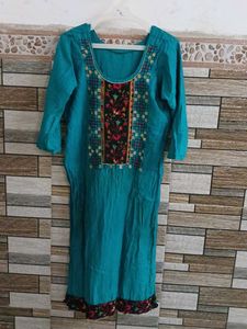 Embroidered kurta with dupatta