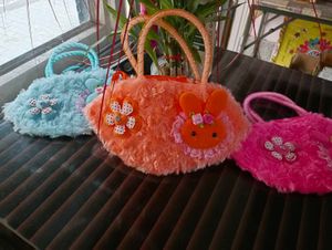 Small Cute Fuzzy Handbags For Kids( Pack Of 3)