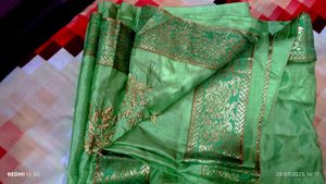 Elegant Green Saree With Blouse Piece