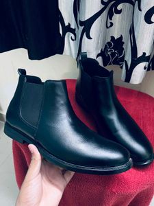 Men's Black Leather Chelsea Boots