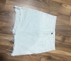 white denim skirt