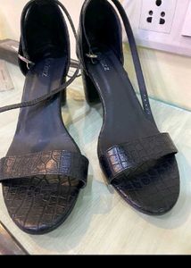 Black heel for women