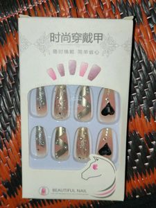 Stylish Press-On Nail Set