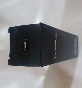 COMBO OF MAC HD Foundations NC20 &amp; NC40 Shades