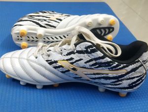 Anza Carbon White Football Shoes IND 6 / UK 7