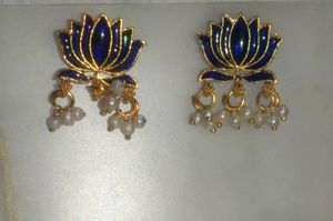 Lotus Blossom Necklace &amp; Earring Set🤍