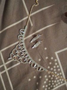 Rhinestone Necklace &amp; Earring Set