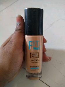Fit Me Foundation Huda Colour Oil Control