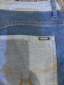 Roadster Boyfriend Fit Jeans.