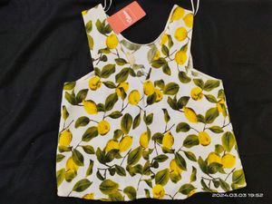 Trendy Floral Crop Top - S