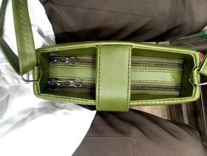 😍Fashionable Green 💚 Sling Bag 😍