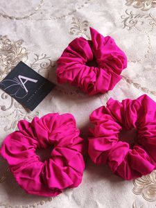 Pink Scrunchie Set 3 New 🆕✨