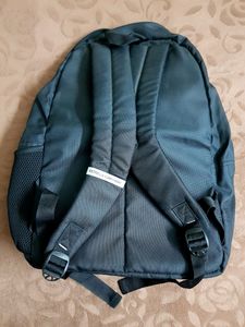 🆕💗 Unisex Black Backpack 🎒