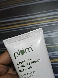 Plum Green Tea Pore Cleaning Face Wash