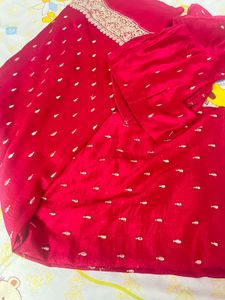 (Dark Rani Red: रेशम-सिल् साड़ी