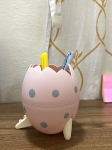 Egg-Shaped Pen Holder