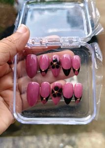 Press-On Nail Set