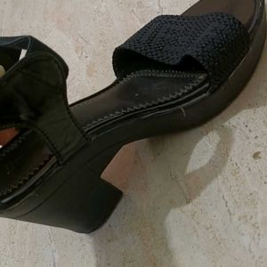 Black wedges Heels 👠