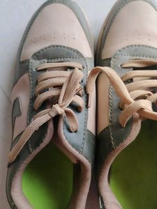 Sports Shoes