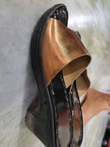 Golden Striped Footwear