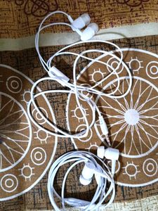 White Wired Earphones 2 Packs