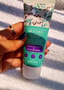 Sileosa Oil Control Facewash