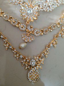 Jwellery Set With Ear Rings