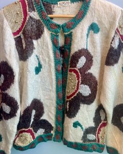 This VINTAGE Sweater is to die for!!!! 😍🤌