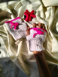 crochet gloves with cute bow