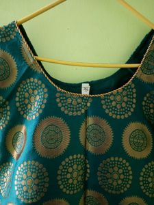 Kurti With Golden Zari Design