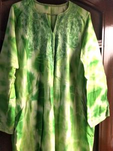 Embroidered Kashmir pheran