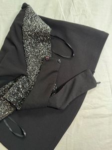 Halter neck embellished top