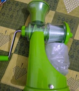 Plastic Manual Hand Fruit Juicer