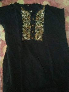 Iam Selling a Kurta With Pejama