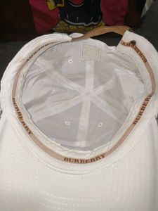 🔥 Stylish Burberry-Inspired White Cap