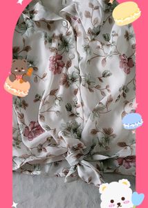 Floral Knot Top 💐