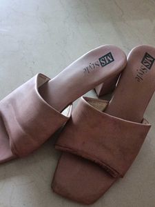 MAUVE HEELS