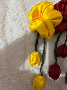 Tulip Scrunchie 🌷