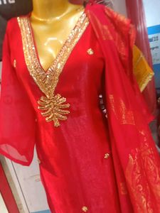 Red Embroidered Kurta Set L size