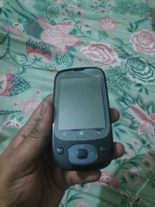 Karbonn A1 Mobile Phone - Black