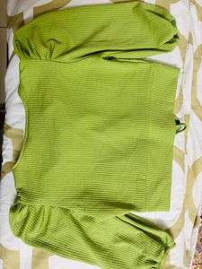 Chic Crop Top with Statement Sleeves