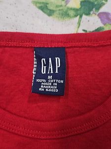 Gap Tshirt