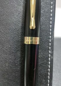 Elegant Black Fountain Pen