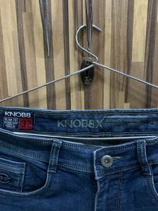 Knobe Jeans