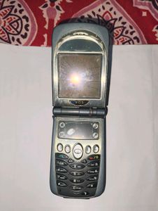 (Vintage Kyocera palm 7135 touch screen phone)