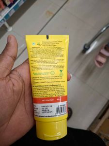 Mamaearth Vitamin C Daily Glow Sunscreen for Tan P