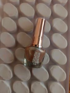 NUDE COLOUR NAIL POLISH